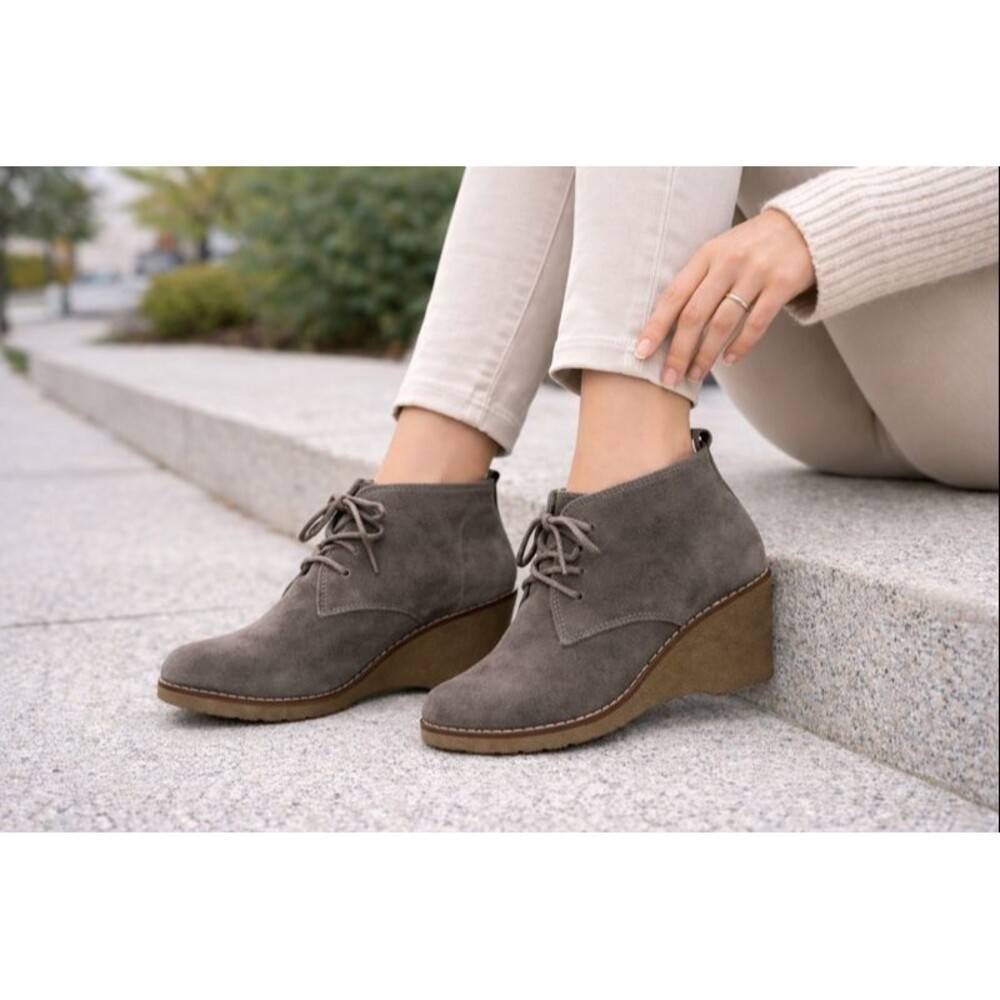 White Mountain Lambert Gray Suede Wedge Ankle Booties Womens 8M Lace Up